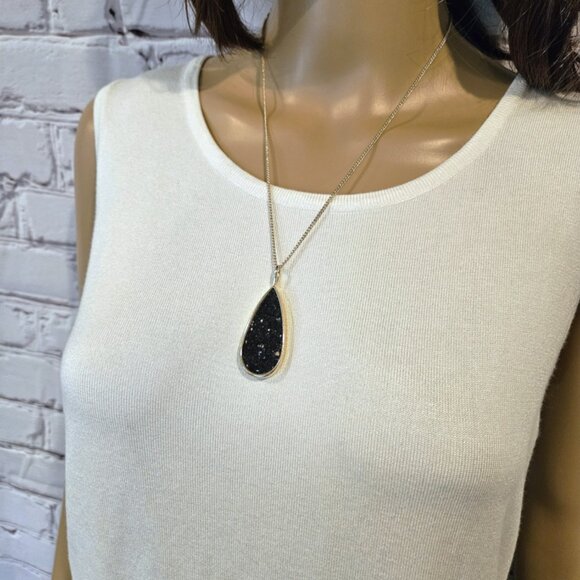 NECKLACE - black teardrop medallion - slight sparkle - Picture 3 of 6